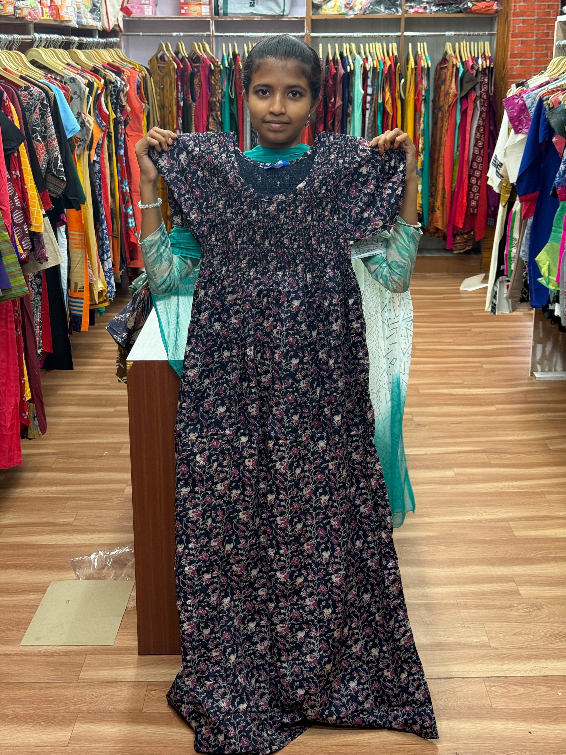 Smocking Nighty  (XL)